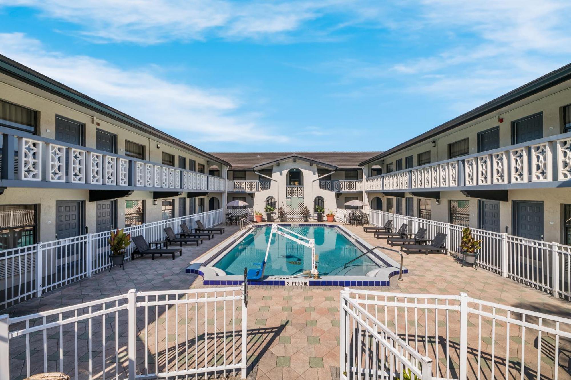 Quality Inn & Suites Altamonte Springs Orlando-North מראה חיצוני תמונה